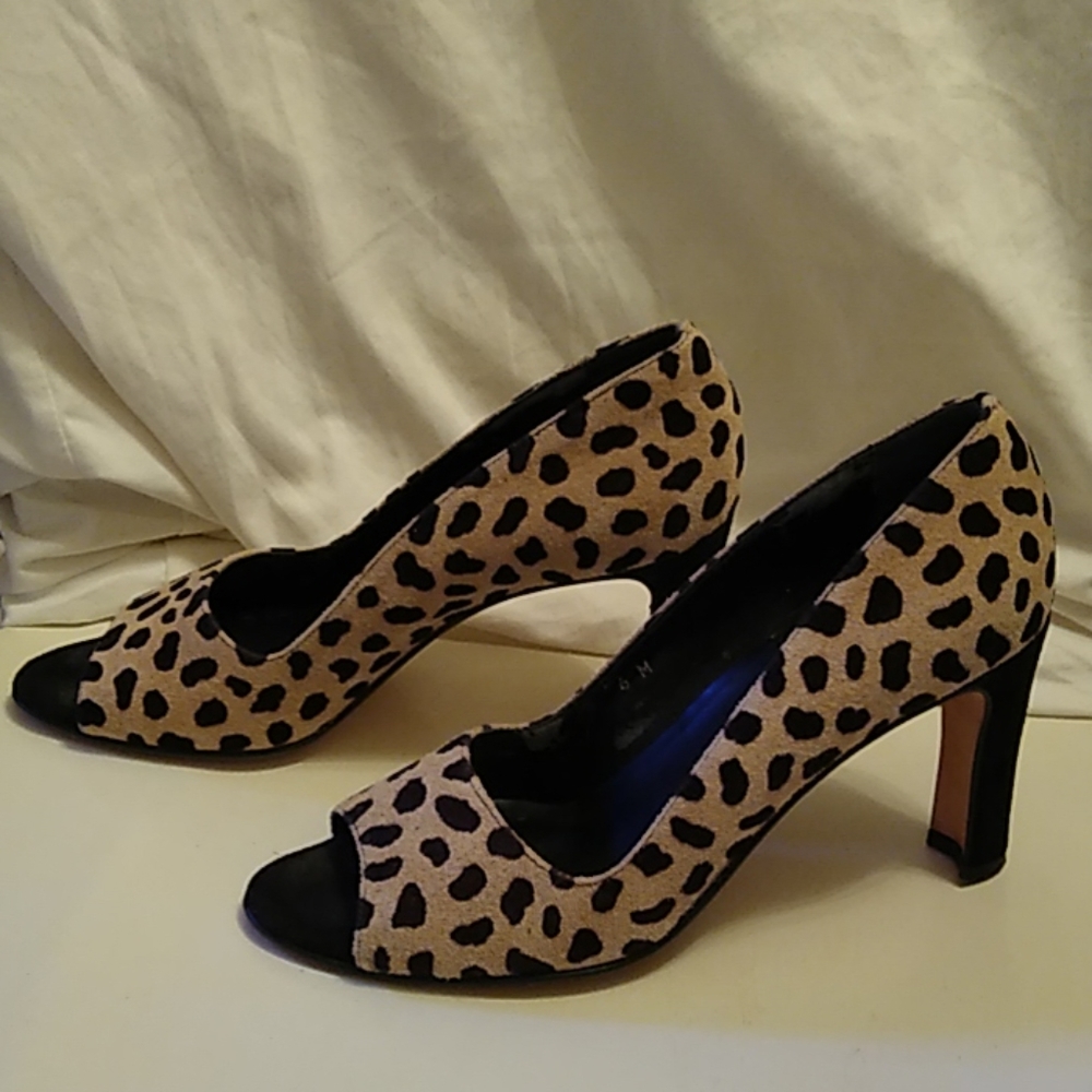 Super cute Leopard shoes